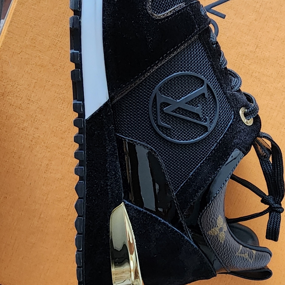 LV Runaway sneakers sz 39 - Picture 3 of 7